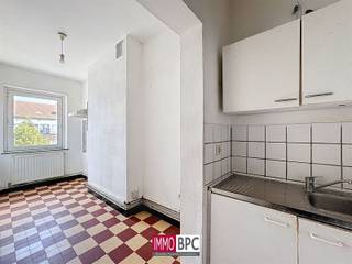 Gelegen in een rustige residentiële wijk, op een steenworp van het Karreveld, biedt dit appartement van ± 70 m² een mooie kans, zowel voor een...