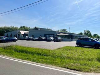 Unieke vastgoedopportuniteit! Dit veelzijdige pand van maar liefst 1.500 m² combineert een volledig uitgeruste fitness met een ruim, rustig...