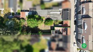 Bent u op zoek naar een charmante woning op een topligging? Dan is deze woning in hartje van Koekelare zeker iets voor u!<br /><br />Gelegen op ruim perceel, biedt deze 4-slaapkamerwoning enorm veel potentieel. <br /><br />Troeven van deze woning:<br />* Centrale ligging<br />* Ruim perceel van 577 m² <br />* 4 slaapkamers<br />* Mogelijkheid tot aankoop van aanpalende woning Zuidstraat 12 (ideaal voor investeerders, promotoren of wie groter wenst te wonen)<br /><br />Laat deze kans niet voorbijgaan en ontdek het potentieel van deze woning met eigen ogen. <br /><br />Interesse? Contacteer ons snel voor een bezoek ter plaatse!