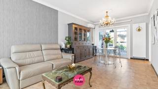 Instapklare gezinswoning met 4 slaapkamers in het hartje van Genk.Deze energiezuinige gezinswoning ligt vlakbij het bruisende centrum van Genk. De...