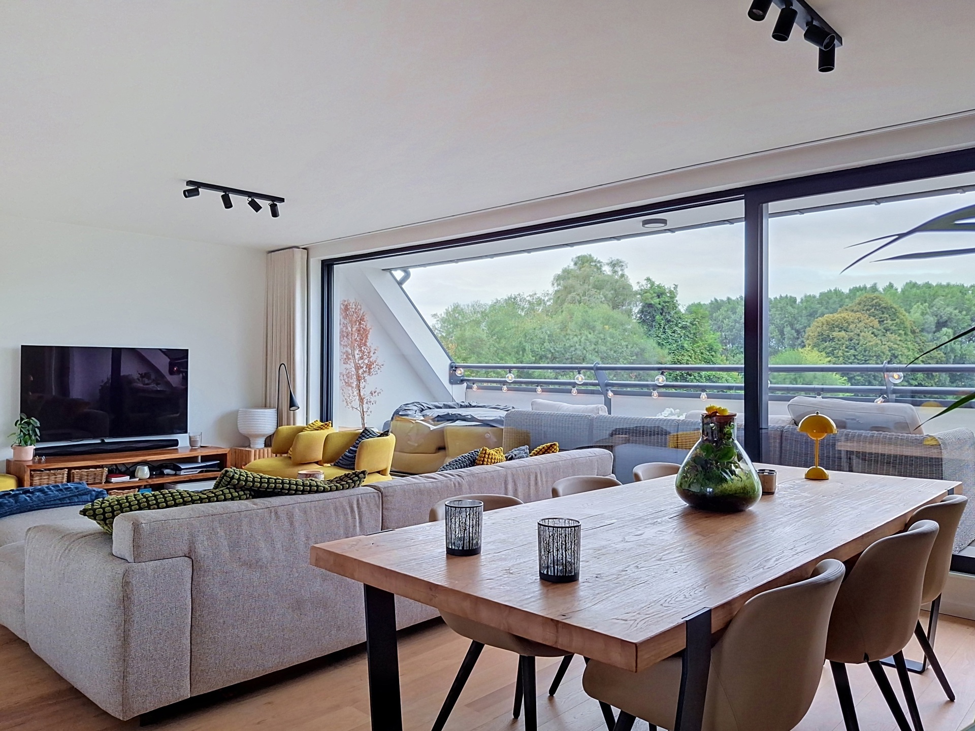 RUIME EN LICHTRIJKE DUPLEX MET ZUIDGERICHT TERRAS - foto 4