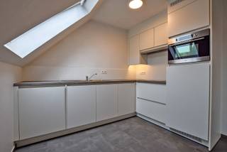 Ruim 3-slaapkamerappartement (type dakappartement) te Bredene. Dit prachtige appartement is gelegen op de tweede verdieping van een...