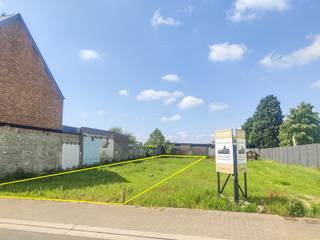 Ontdek deze aantrekkelijke bouwgrond van 366 m² in een rustige straat in het landelijke Massemen (Wetteren). Deze bouwgrond biedt een...