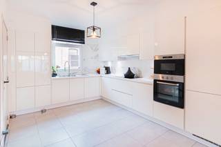 Welkom in de Nonnenvijverstraat 39. Een gezellige woning in het bruisend centrum van Willebroek. Op wandelafstanden van winkels, scholen,...