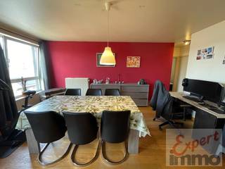 ✨ UITSTEKEND GELEGEN & RECENT APPARTEMENT ✨Zoek je een knusse, moderne plek in het hart van de stad?Dit appartement op de 3de verdieping biedt alles...