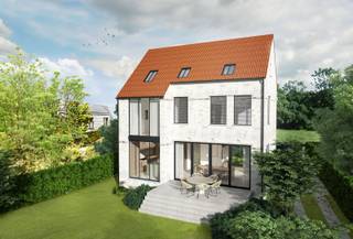 Deze mooie vrijstaande woning op wandelafstand van het centrum van Schilde heeft heel wat troeven in handen! Het bestaande, zeer solide gebouw, leent zich perfect voor de onmiddellijke uitvoering van de vergunningsplannen die recent zijn goedgekeurd. In deze plannen zijn de mogelijkheden op dit perceel geoptimaliseerd, incl. een afzonderlijke ruime garage. Met deze bouwvergunning kan je onmiddellijk aan de slag om je droomhuis te realiseren, volledig verder in te richten in je eigen stijl.<br /><br />- Goedgekeurde bouwaanvraag<br />- Energetische renovatie = premies<br />- Ruime woonkamer met open keuken en eiland<br />- Mogelijkheid tot 6 slaapkamers en 2 badkamers<br />- Aparte bureauruimte<br />- Parkeergelegenheid en ruime garage<br />- Zuidgerichte tuin<br />- Rustige straat<br />- Wandelafstand van het centrum, bushaltes en winkels<br /><br />Interesse om aan jouw project te starten? Neem zeker vrijblijvend contact op voor meer informatie over de bouwvergunning en om een plaatsbezoek in te plannen! 0479 34 60 27 - Alain