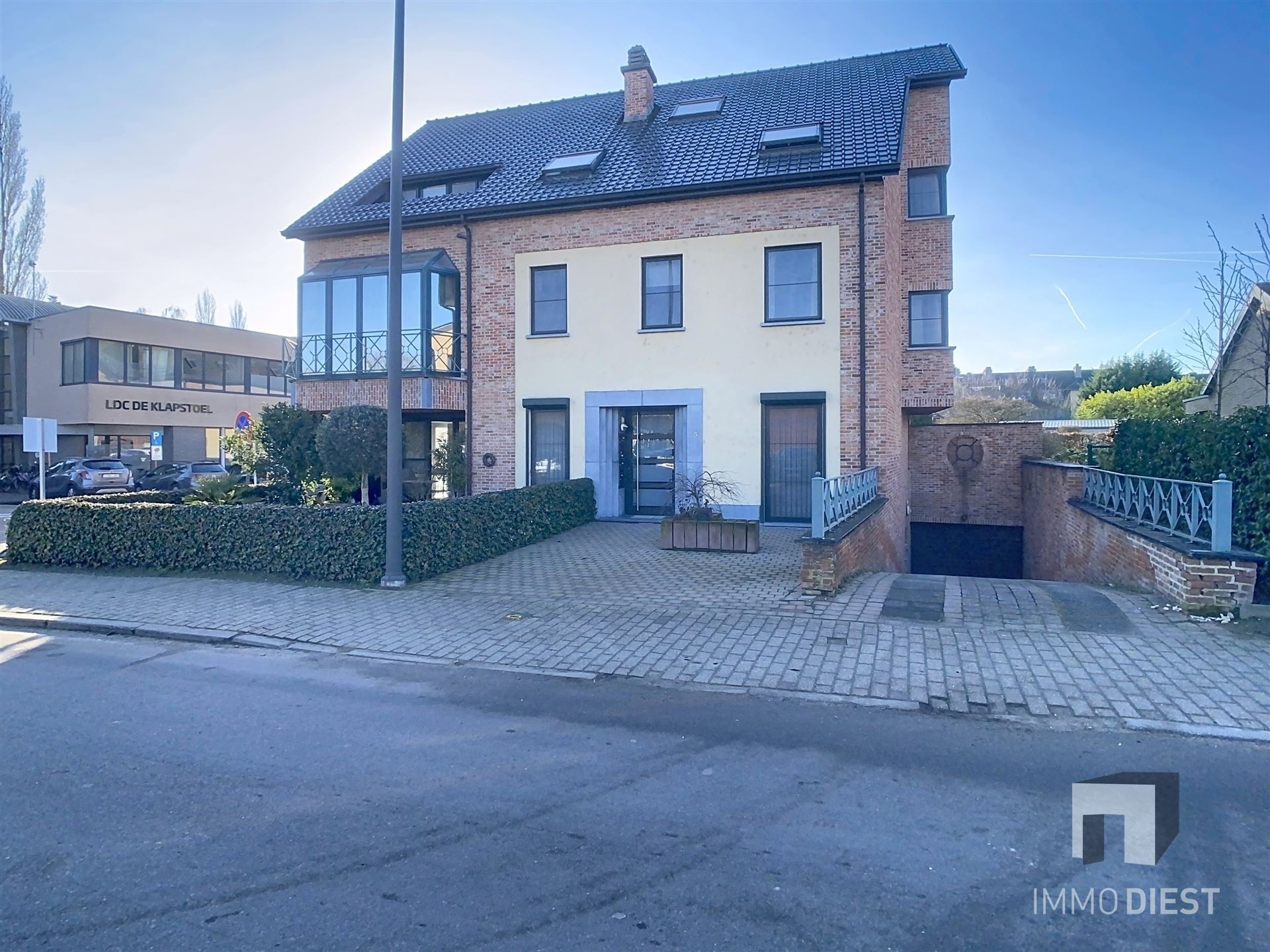 Topligging: gelijkvloers appartement mét garage en kelder - foto 3