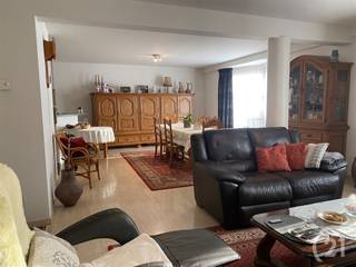 <p><span>Energiezuinig appartement te koop in Putte!</span></p><p><span>Dit appartement van 125 m² beschikt over een ruime living met open keuken, drie slaapkamers, badkamer, twee bergingen en een extra berging in de kelder. Bovendien geniet het appartement van een prachtig terras, ideaal voor ontspanning en een buitenmomentje.<br />Het appartement heeft EPC B en combineert comfort met praktische voorzieningen, waardoor het instapklaar is en geschikt voor zowel eigen bewoning als investering.</span></p><p><span>EPC: 151 kWh/m² UC: 20241130-0003463864-RES-1</span></p><p><span>Wil jij meer informatie over dit appartement? Bel ons dan op 016 90 10 21 of mail naar info@future-home.be.</span></p><p><span>Woongebied, Vergunning, Geen verkavelingsvergunning, Geen dagvaarding, Geen voorkooprecht</span></p>