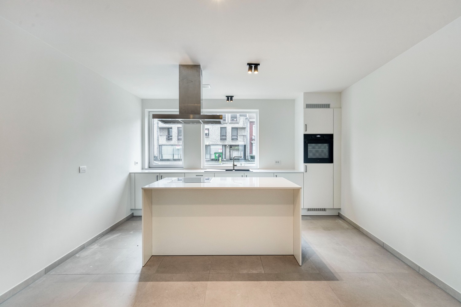 Ruim gelijkvloersappartement met zonnige tuin in St-Andries - foto 5