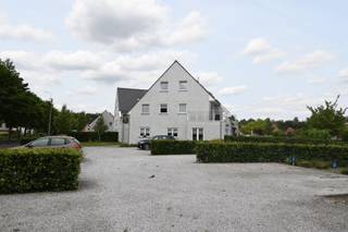BEZOEKMOMENT op donderdag 12 juni tussen 16u en 18u (ENKEL OP AFSPRAAK)!Dit modern appartement is gelegen in Eksaarde.Bij het betreden van het...