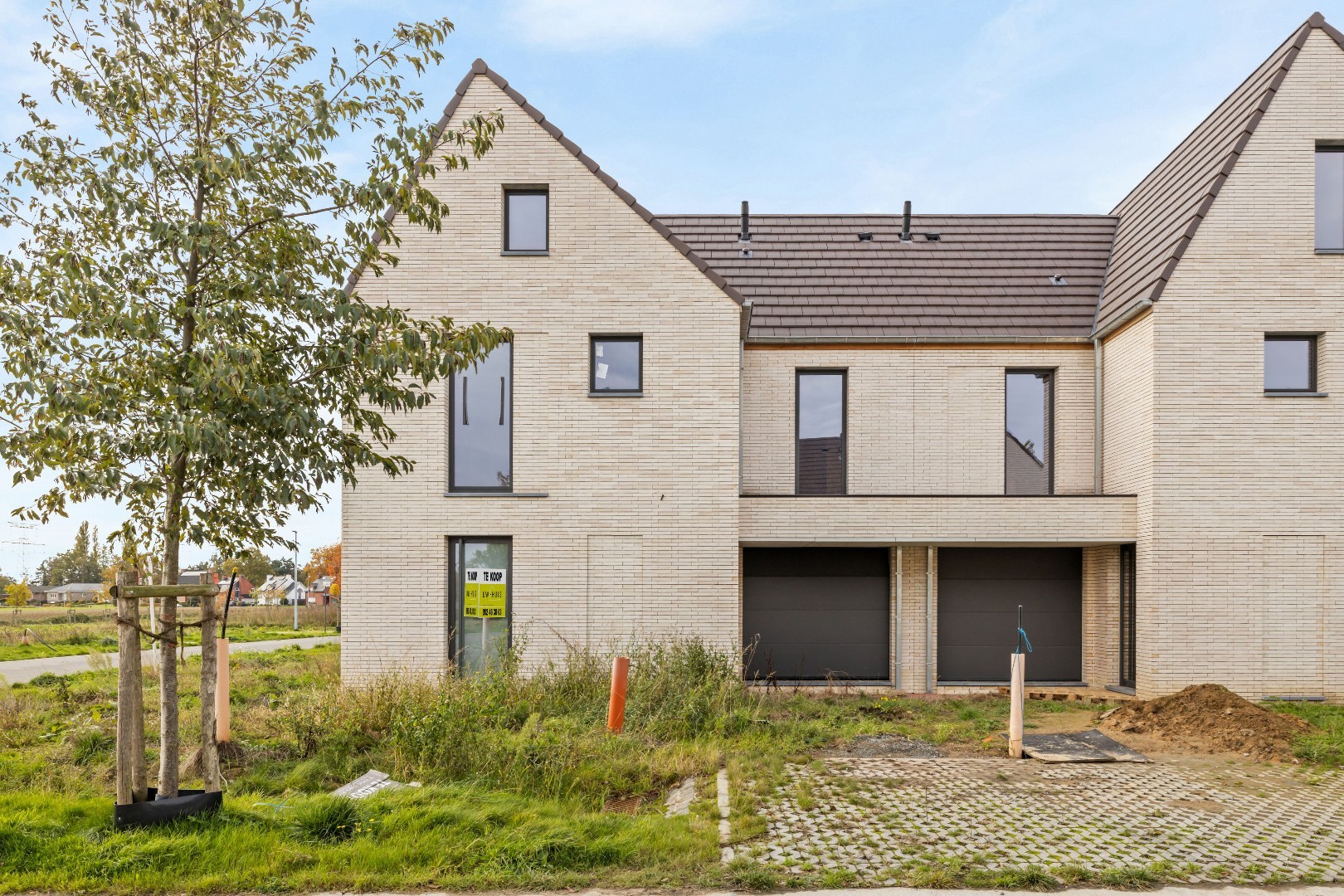 House for sale in Beveren with 4 bedrooms - photo 1