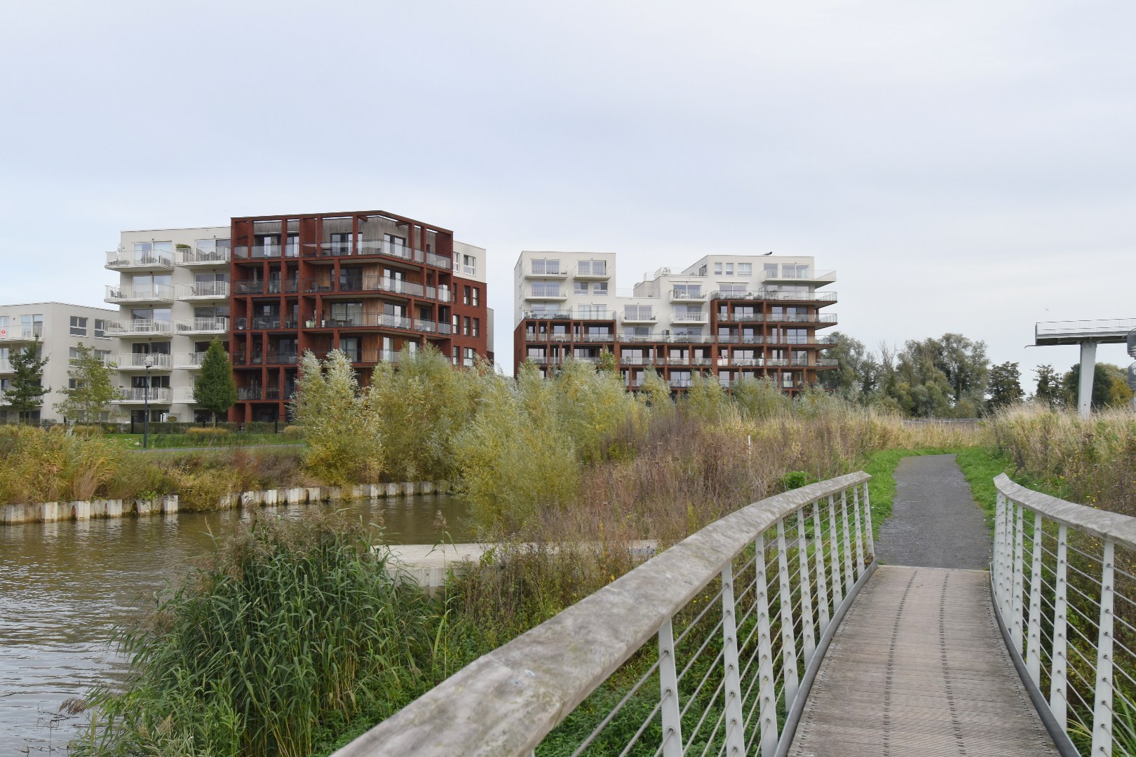 Prachtig 2-slaapkamerappartement (BJ 2021) met zicht op de Leie te koop in Harelbeke - foto 1