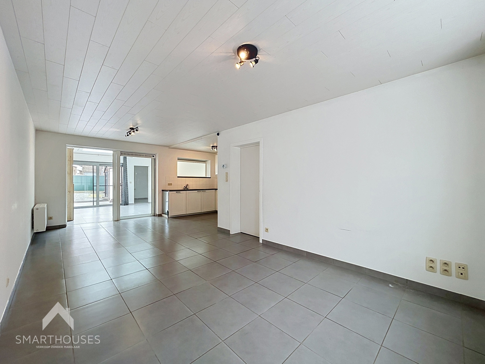 Woning met 4 slaapkamers en tuin met uitweg - foto 4