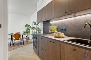 Informatie appartementWelkom in dit gezellig 1-slpk appartement dat gelegen is op de gelijkvloerse verdieping, onderdeel van een in 2025 volledig...