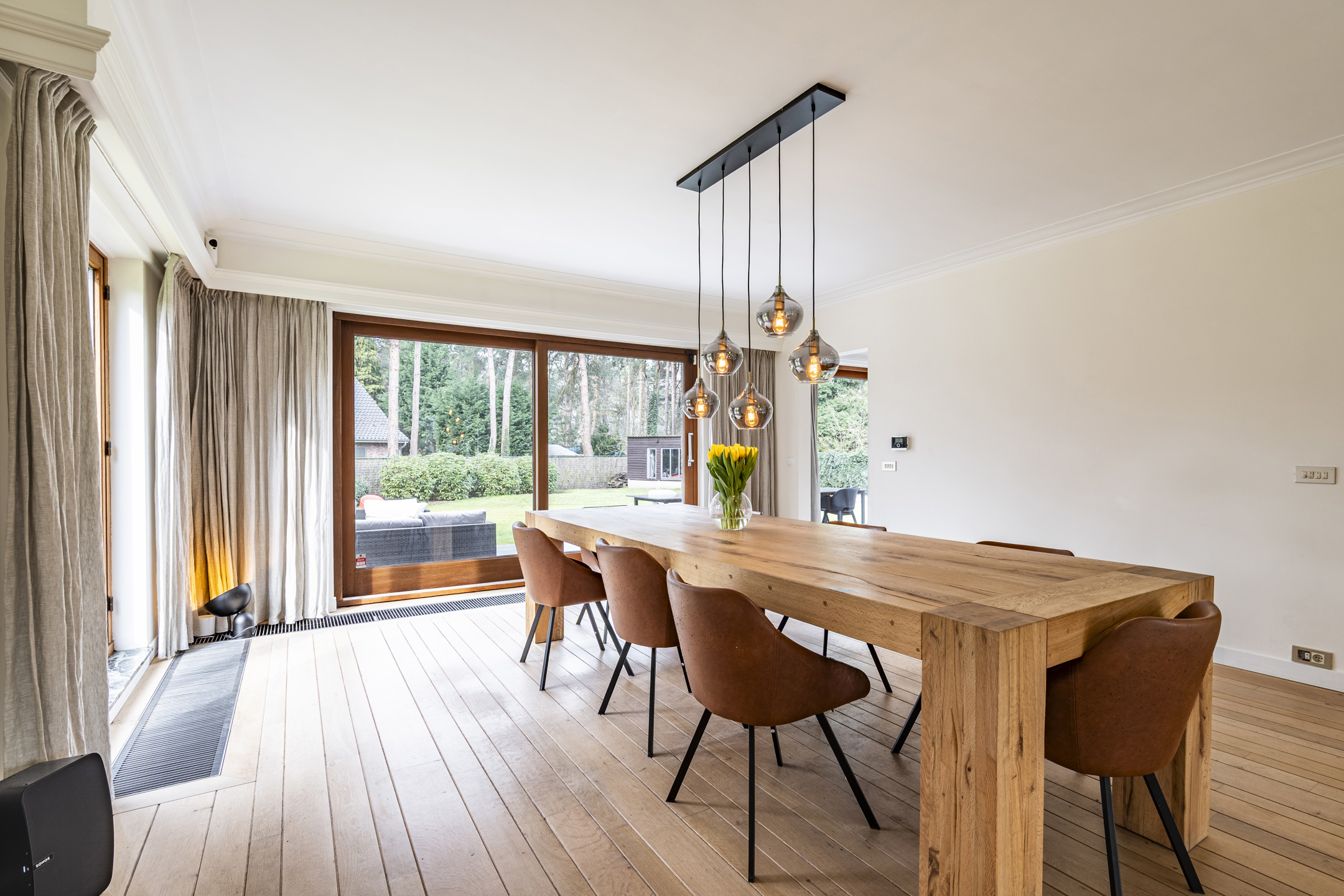 Ruime, recent gerenoveerde villa met 5 slpks op 2.430 m² - foto 5