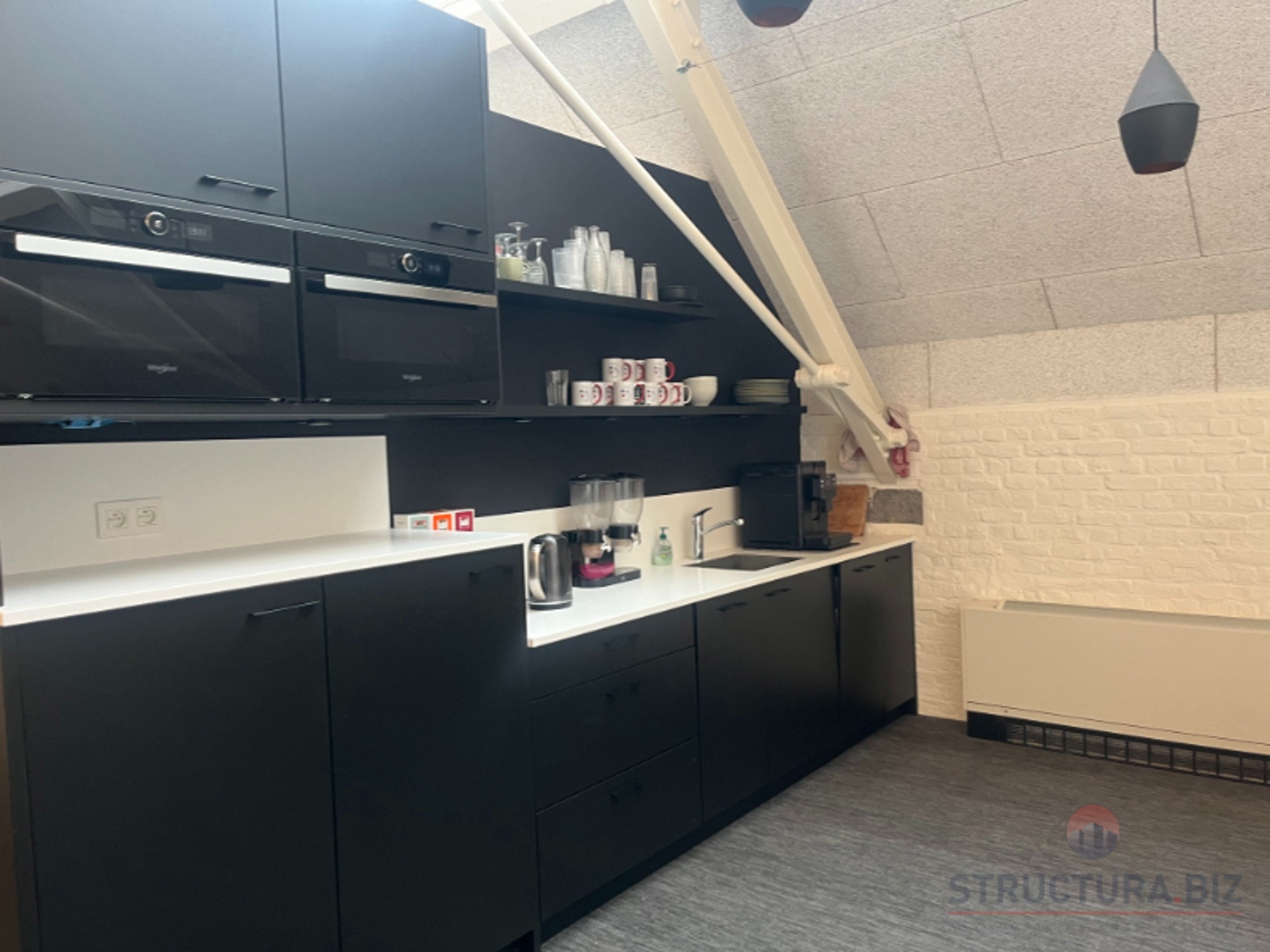 Commercial for rent in Auderghem - photo 3