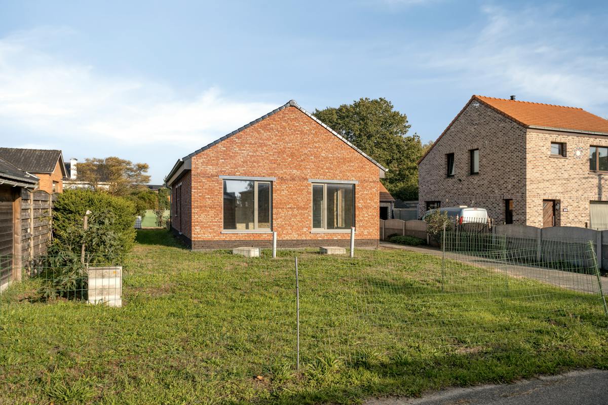 Vrijstaand, gelijkvloers huis met potentieel te Maldegem - foto 5