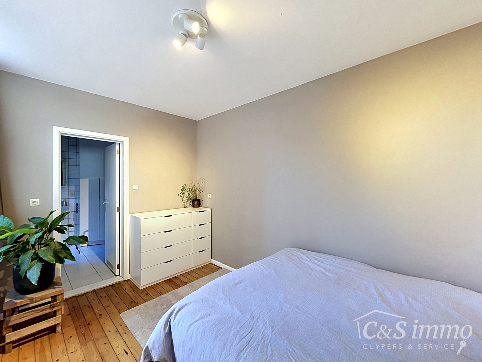 Lichtrijk appartement met één slaapkamer te huur - foto 4