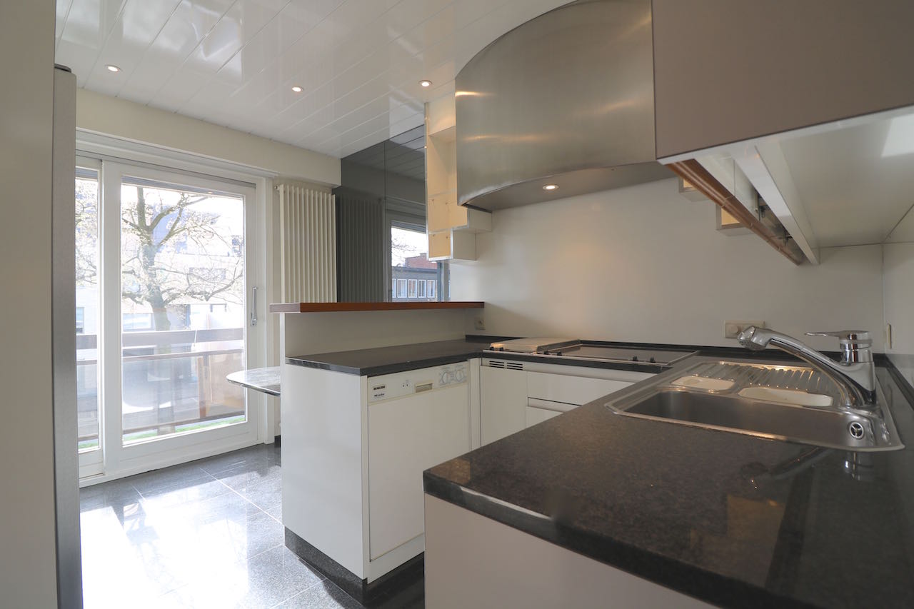 Centraal gelegen appartement met 2 slpk, 2 terrassen en garage voor 890 EUR/mnd - foto 5