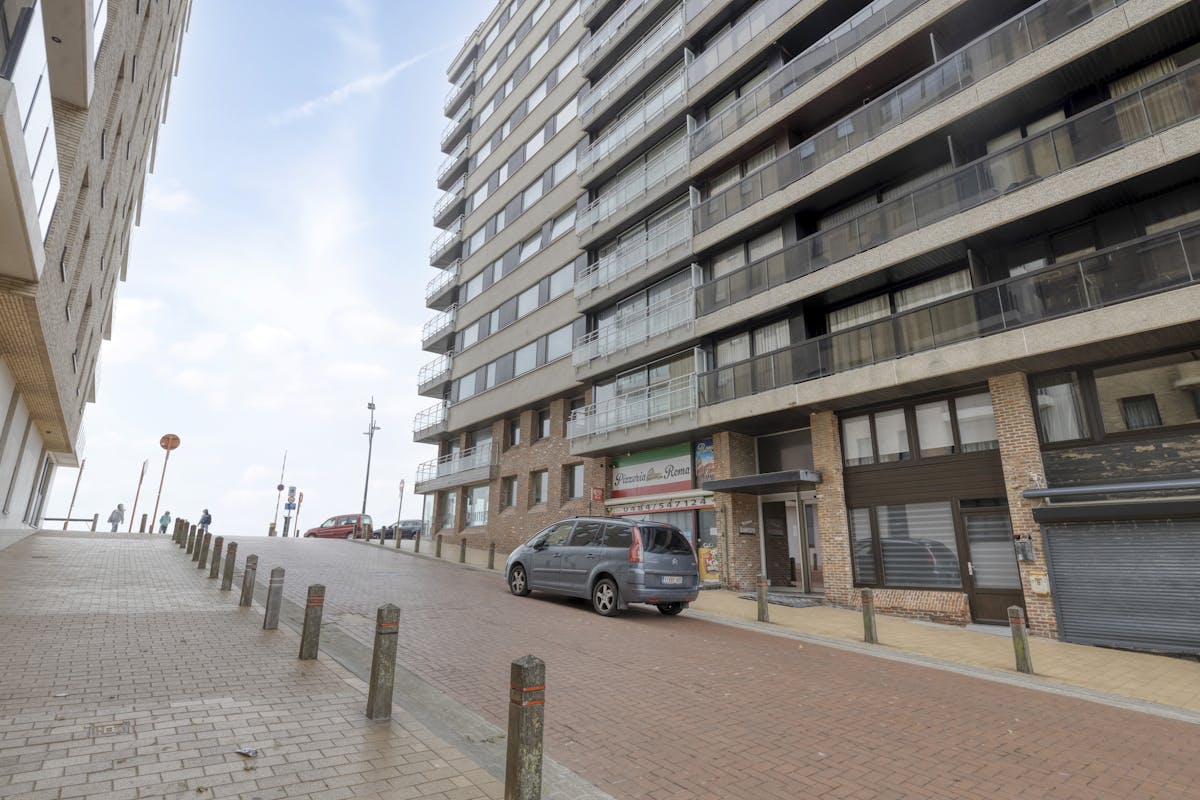 Gerenoveerd duplex appartement te koop in Blankenberge - foto 1