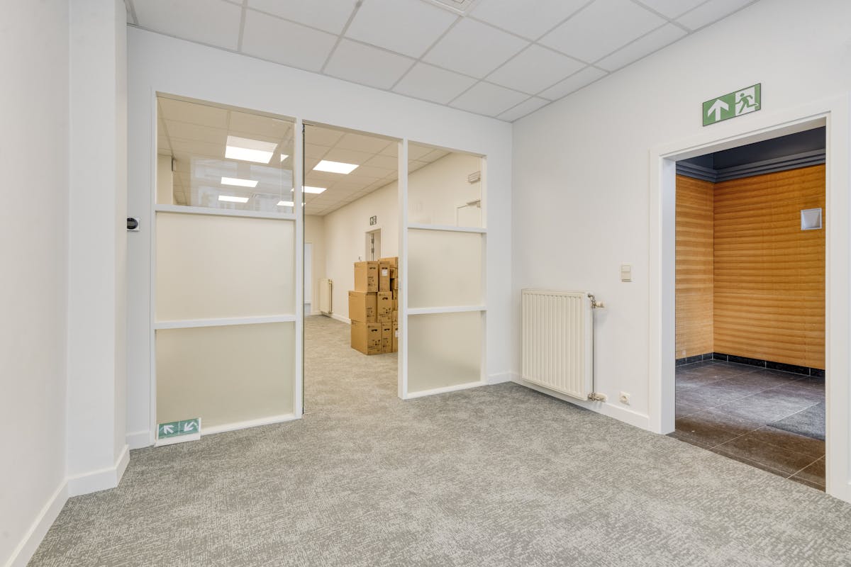 Kantoorgebouw te huur in Kortrijk - foto 4