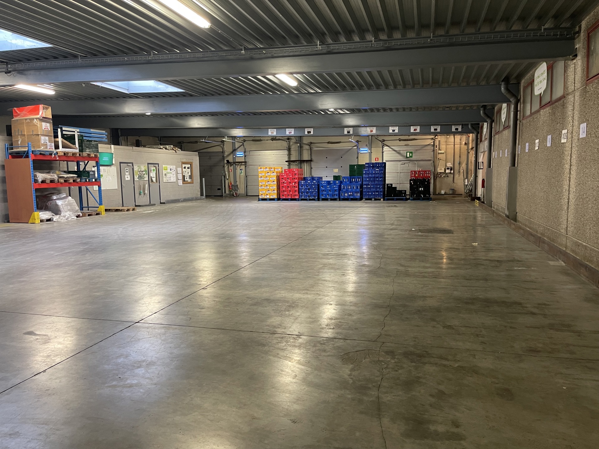 Industrieel gebouw te huur in uitstekende staat – 1.400 m² - foto 1