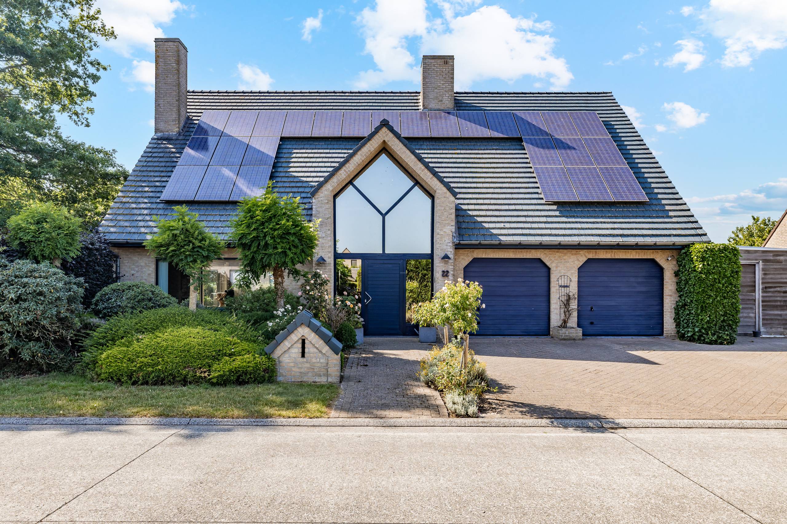 EXCLUSIEVE VILLA MET 5 SLAAPKAMERS EN PRACHTIGE TUIN - foto 2