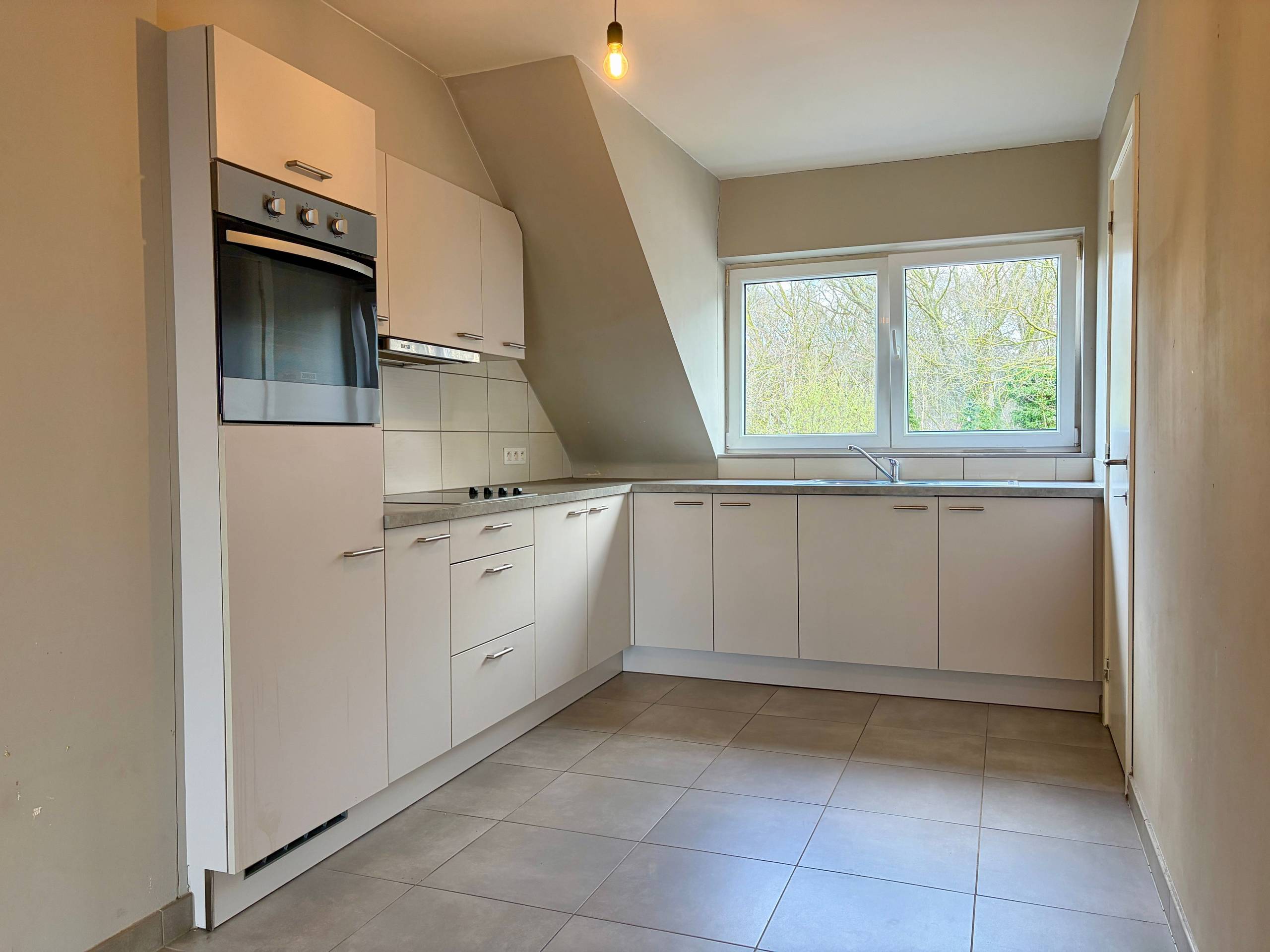 Ruim duplexappartement met 3 slaapkamers en garagebox in Maldegem - foto 5