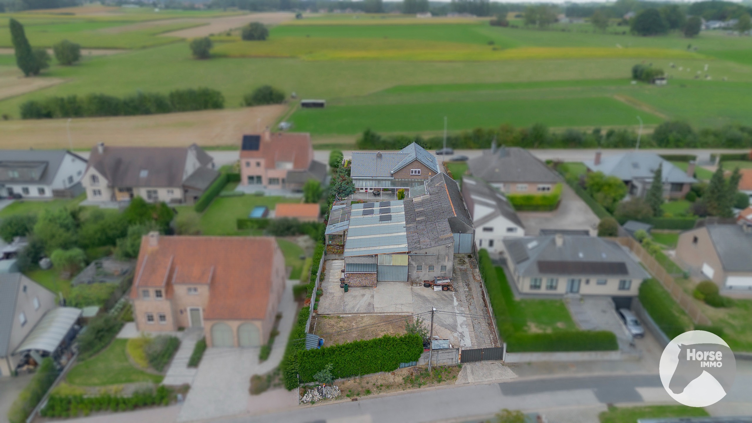 HERZELE - Ruime villa met magazijn op 16a18ca - foto 4