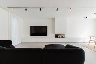 LiggingCentraal gelegen aan de Zestiengemeten te Drongen. Op wandelafstand van het centrum en fietsafstand van Gent. Een makkelijke verbinding met...