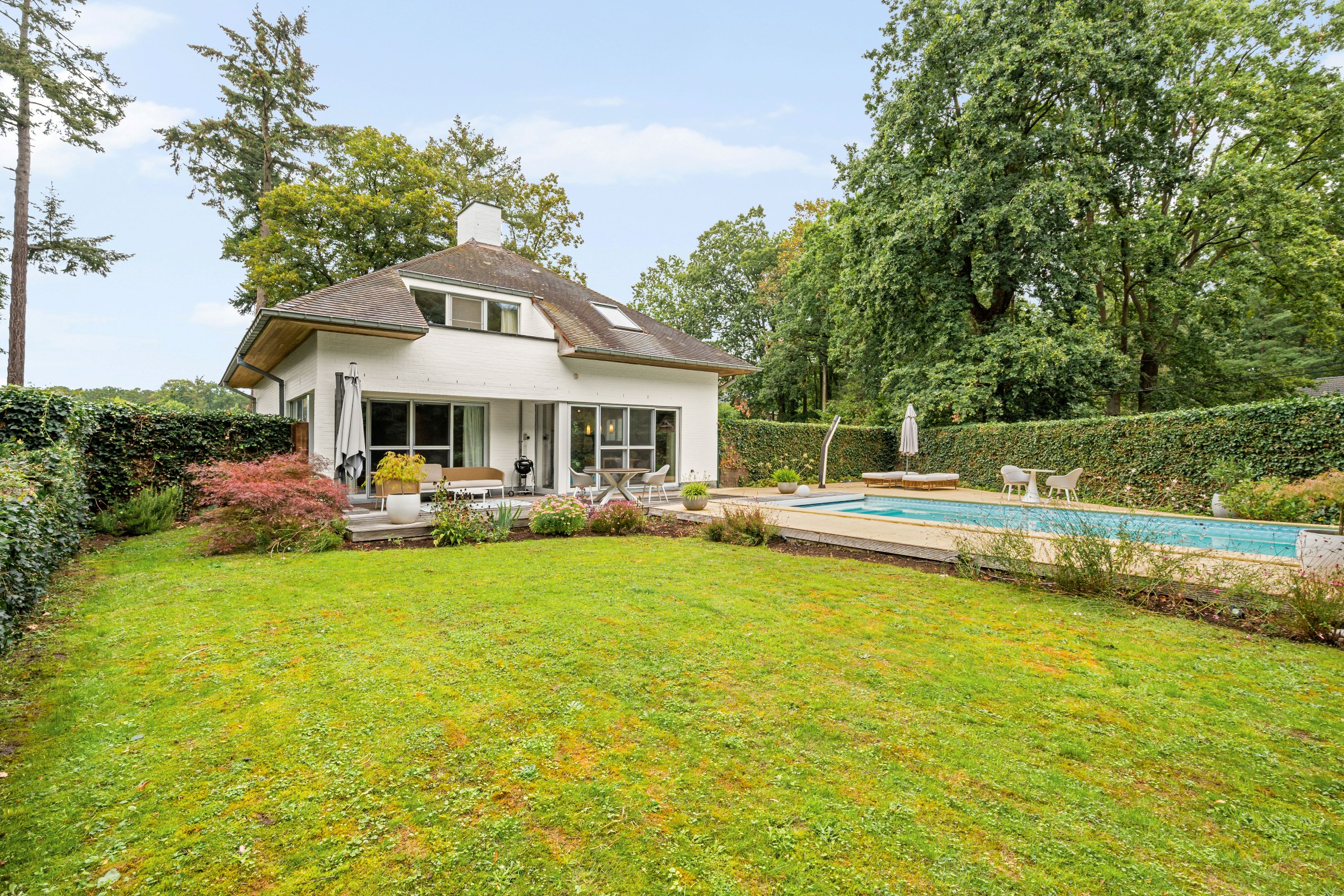 Stijlvolle villa met 3 ruime slaapkamers, zwembad en dubbele inpandige garage te Molenstede (Diest). - foto 4