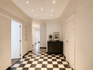 <p><span>GENT - Franklin Rooseveltlaan 16 - Ben je op zoek naar een ruim en lichtrijk bemeubeld appartement te huur in Gent? Dan is dit appartement mogelijk exact wat je zoekt.</span></p><p><span> </span></p><p><span>De belangrijkste troeven:</span></p><ul><li><span>Ruime woonoppervlakte (150 m²)</span></li><li><span>Gelegen aan het Zuidpark</span></li><li><span>Nabij belangrijke in- en uitvalswegen </span></li><li><span>Inclusief twee ruime kelderbergingen</span></li><li><span>Optie tot bemeubeld huren</span></li><li><span>Zonnig zuidwest gericht terras</span></li><li><span>Geschikt voor co-housing!</span></li></ul><p><span> </span></p><p><span>Indeling:</span></p><p><span>Ruime inkomhal, apart toilet, lichtrijke leef- en eetruime met behoud van authentieke elementen, keuken met volledig ingericht dubbelzijdig meubel, drie slaapkamers, douchekamer en badkamer.</span></p><p><span>Inclusief twee zeer ruime kelderbergingen.</span></p><p><span> </span></p><p><span>Belangrijke informatie:</span></p><p><span>Beschikbaar vanaf: 01/07/2026 of 01/08/2026. Domicilie verplicht.</span></p><p><span>Huurprijs: 1750 EURO/maand + 150 EURO/maand provisie (inclusief algemene kosten, verbruik water en verwarming). Elektriciteit afzonderlijk af te rekenen.</span></p><p><span>Energiezuinig: EPC (B) - 171 kWh/(m² jaar)</span></p><p><span> </span></p><p><span>Interesse in dit prachtig appartement? Vraag dan snel jouw bezoek aan via onze website www.axellenaerts.be!</span></p><p><span> </span></p>