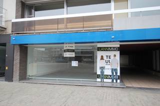 Handelspand was ingericht winkel, daarna als kantoorruimte, dus heeft met ander woorden verschillende mogelijkheden dankzij de mooie grote ruimte...