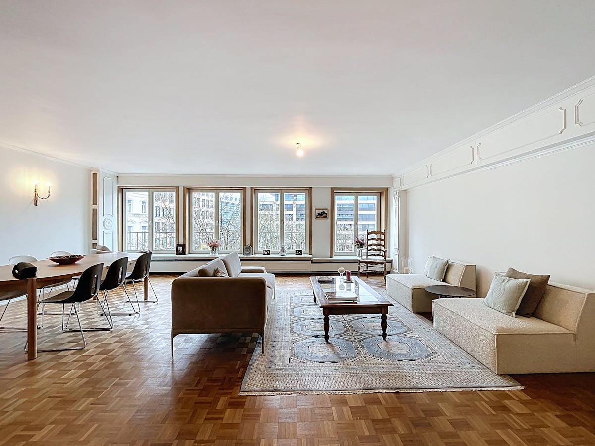 Ruim 3-slaapkamerappartement te huur op een echte toplocatie - foto 2