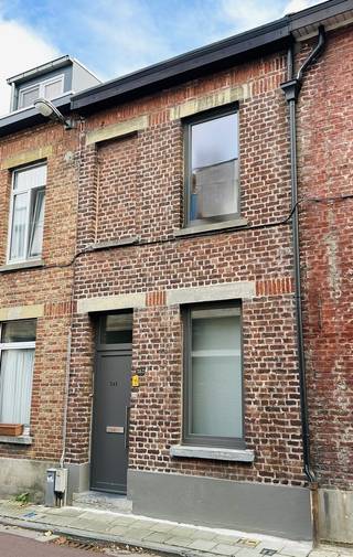 Bent u op zoek naar een gezellige woning op een rustige, maar toch uiterst gunstige ligging? Dan is deze charmante gezinswoning in de Groenstraat...