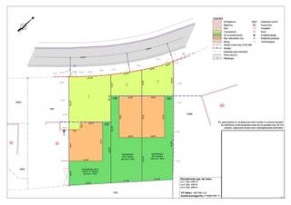 Dit investeringsproject omvat momenteel drie afzonderlijk kadastrale entiteiten.<br /><br />1. Handelshuis op een perceel van 948 vierkante meter. Deze woning is te renoveren, biedt dus wat mogelijkheden naar renovatie toe. <br />Opportuniteit voor o.a. commercieel pand met woonst, handelsruimte, groepspraktijk, …… met ruime parking.Perceelsbreedte aan de straatkant 24 m, <br /><br />2. Bouwgrond zonder bouwverplichting van 533 vierkante meter. Perceelsbreedte aan de straatkant 21 m, <br /><br />3. Weiland met een oppervlakte van 21420 vierkante meter.<br /><br />Dit investeringsproject bestaat momenteel uit drie bovenvermelde entiteiten. <br />Of als projectgrond voor nieuwbouwproject : <br />- verkaveling met twee gesloten bewouwingen en een half open, met achterliggend weiland. In aanvraag. <br />- voor o.a. handelspand op gelijksvloer (retail, horeca, kantoor, ….) met woonentiteiten op de verdieping(en). <br /><br /><br />Voor bijkomende info (kadaster, EPC, Asbest, VGI, …..) klik op de « informatieaanvraag » button op deze pagina. U ontvangt dan alle beschikbare info en wij contacteren u om een afspraak te plaatse in te plannen. Verkoop: Pieter Cardoen, 0475 36 12 52, pieter@cornelis-partners.be<br />Vermelde afmetingen in bovenvermelde advertentie zijn informatief en niet bindend.<br />Handelspand valt momenteel onder de huidige Vlaamse renovatieverplichting.