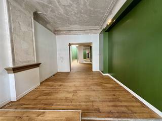 Karaktervolle handelsruimte met diverse mogelijkheden in hartje Maaseik Gelegen in een prachtig gerenoveerd herenhuis op de Bosstraat, bevindt zich...