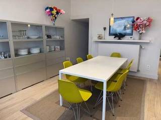 Gelegen in het hart van Heist-aan-Zee en in de nabijheid van het Heldenplein, het strand, de Heldentoren en kusttramhalte, treft u deze unieke...