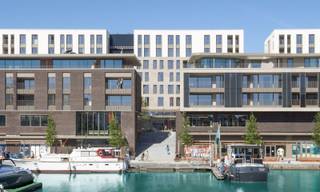 Dit ruim app. C20.109 (ca. 128 m²) op de 1ste verdieping ligt in de prachtige residentie Riverside. Het app. omvat een inkom met gastentoilet, berging, badkamer, apart toilet, 2 slpk., leefruimte met open keuken en O-gericht terras (ca. 34m²). Het appartement is voorzien van vloerverwarming, warmtepomp en handdoekradiators.<br />Bij elk app. hoort een ondergrondse autostaanplaats en/of garagebox. Deze dient apart bij aangekocht te worden. Verder kun je een kelderberging of oplaadpunt bijkopen.<br />Vrije keuze bij verschillende leveranciers voor de binnen afwerking (vloertegels, badkamer & keuken, etc.).<br />Meer info? Contacteer onze sales consultants Inge Vancluysen of Marisa Marasco op het nr. 011 41 33 23.