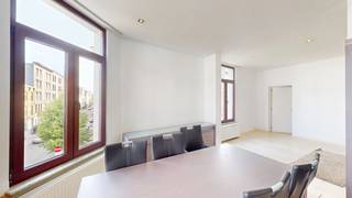 Zonnig appartement op het ZuidHet appartement met één slaapkamer ligt op de tweede verdieping van een kleinschalig gebouw.In de leefruimte met...