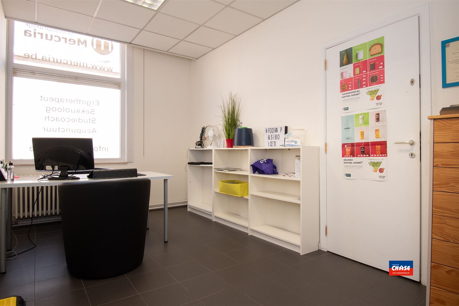 Gebouw met 3 praktijkruimtes en duplexappartement - foto 4