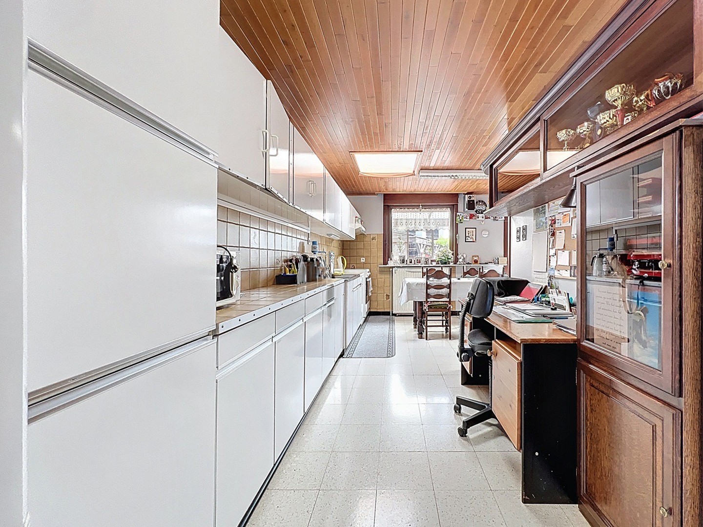 Te renoveren woning met veel ruimte en mogelijkheden in Beveren-Leie! - photo 5