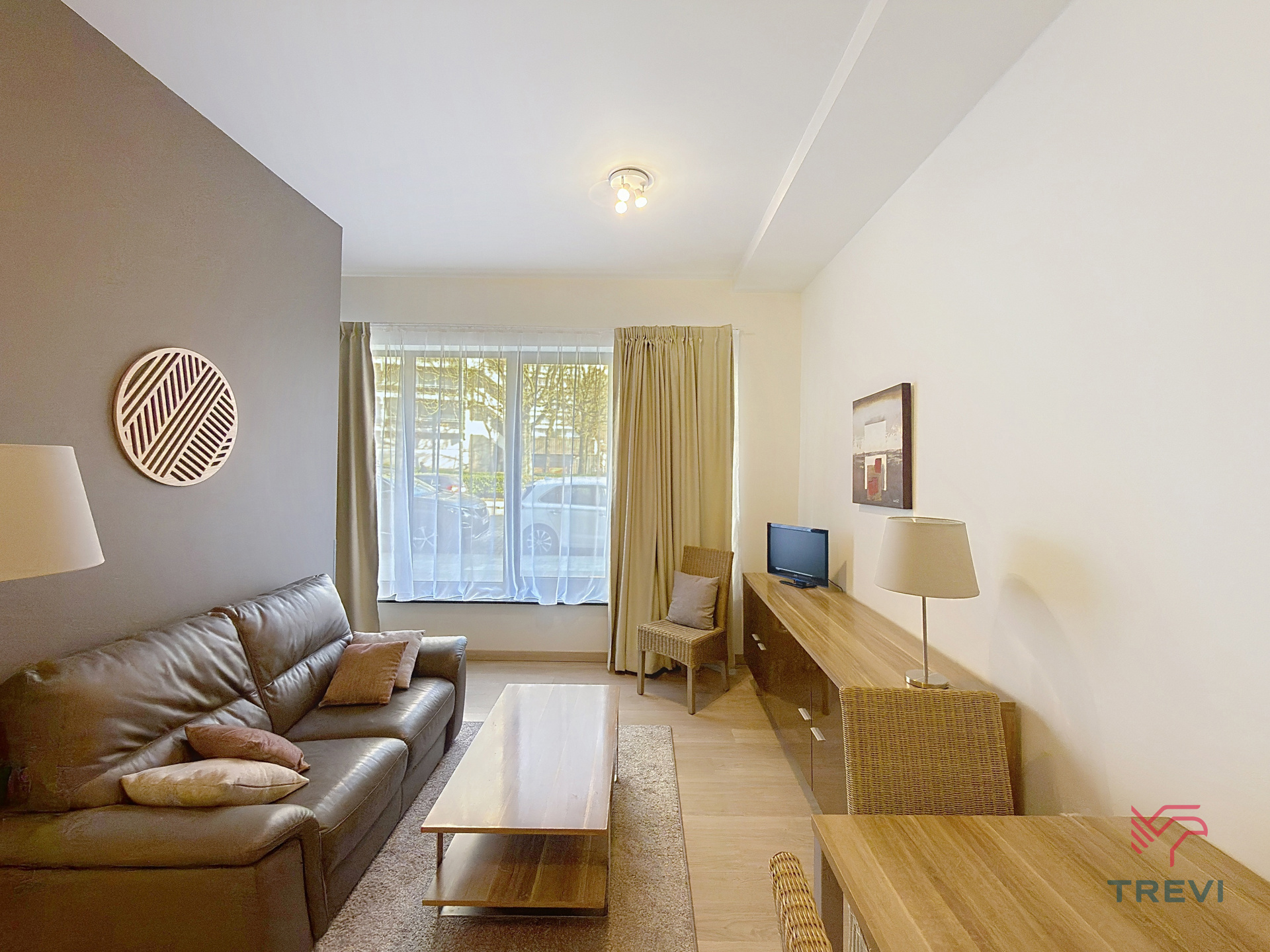 GEMEUBILEERDE STUDIO MET SLAAPHOEK NABIJ TOUR &amp; TAXIS ! - foto 5