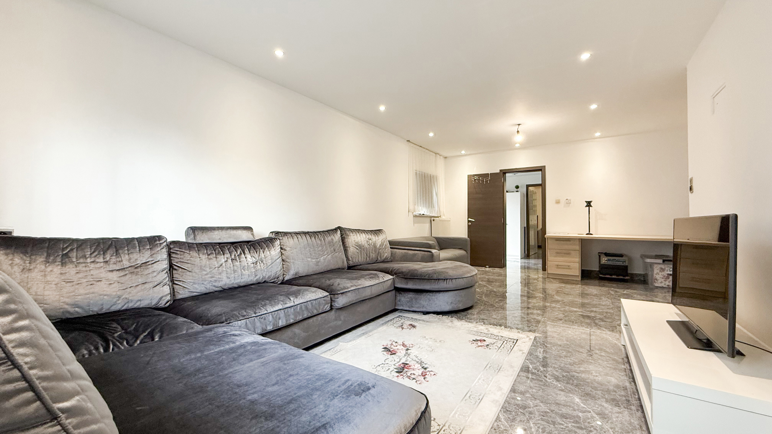 Deels vernieuwde woning van 170m² met 3slpks! - foto 3