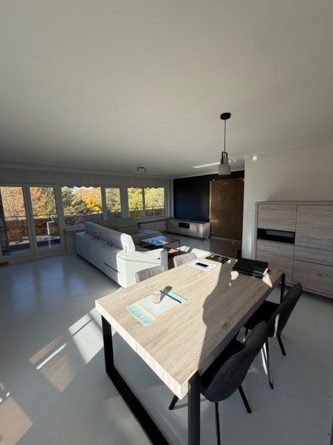 Ruim en instapklaar hoekappartement met 2 slaapkamers en 2 terrassen. - foto 4