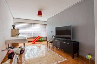 Gelegen te Grimbergen vind u deze woning met een bewoonbare oppervlakte van 136 m², op wandelafstand van winkels, scholen en openbaar vervoer en...