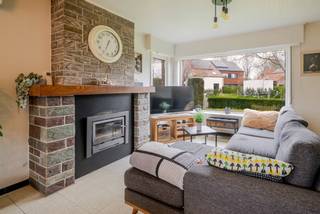 Ontdek deze charmante woning te koop in Drongen, ideaal gelegen in een rustige en groene wijk nabij het pittoreske Sint-Martens-Latem en nabij...