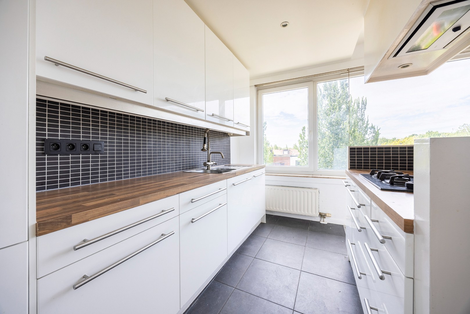 Gerenoveerd 2-slaapkamer appartement (75m²) op toplocatie! - foto 3