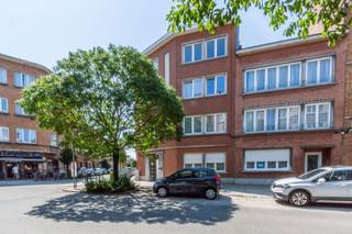 Een ideaal gelegen appartement oa. 1slaapkamer + bureau, een terras en kelder. Gelegen op 7 min wandelen van het station.Elektrische installatie 100%...