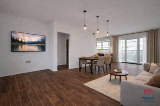 À vendre : superbe appartement neuf de 90 m² idéalement situé à Thuin, au premier étage d’une petite copropriété de seulement trois logements. Ce...